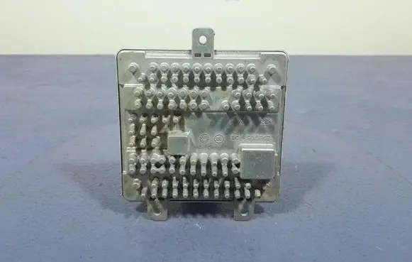 BMW M4 F82 F83 Voltage converter/converter module 7933359