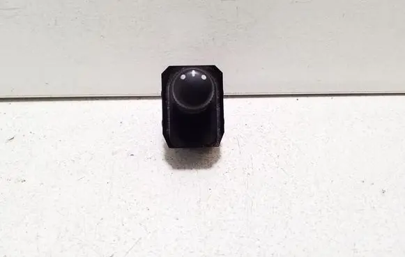 Suzuki Grand Vitara II Wing mirror switch 62J00 2675T