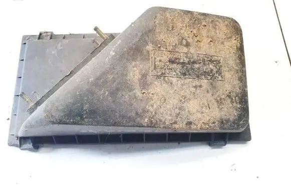 Mitsubishi Carisma Air filter box MB957381