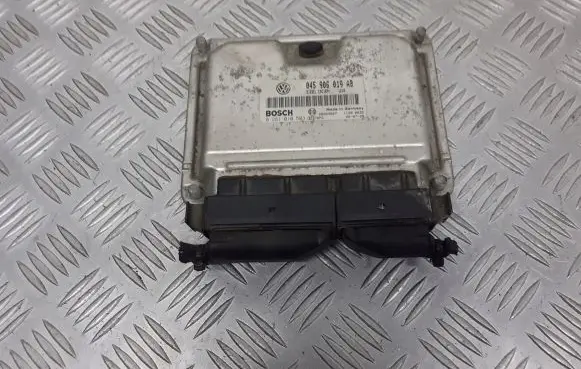 Volkswagen Polo IV 9N3 Engine control unit/module 045906019AB