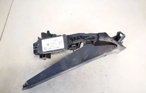 Volkswagen Golf V Accelerator throttle pedal 1k1721503p