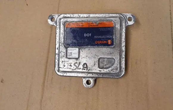 Tesla Model S Headlight ballast module Xenon A70525700DG