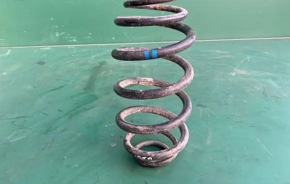 Mercedes-Benz Vito Viano W639 Front coil spring A6393210704 6393210704