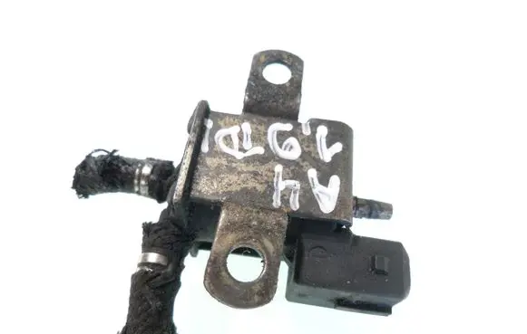Audi A6 S6 C5 4B Turbo solenoid valve 028906283