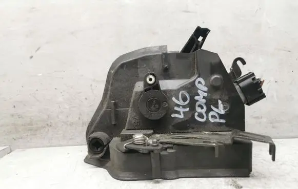 BMW 3 E46 Front door lock 8253432