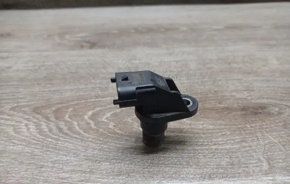 Volvo V70 Camshaft position sensor 0232103033 8631533