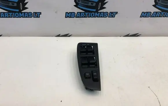 Toyota Avensis T250 Electric window control switch