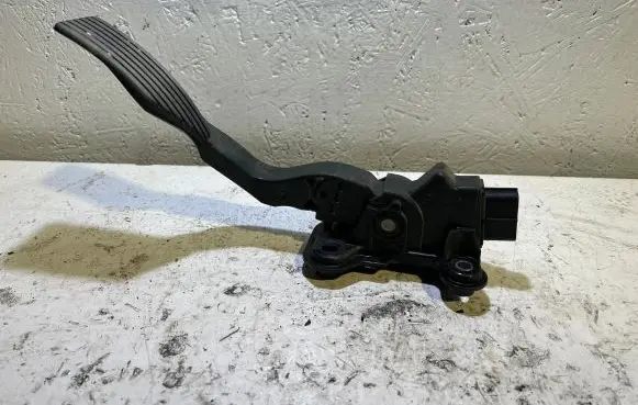 Mitsubishi Outlander Accelerator throttle pedal 1600A101 10030A2A 52287294732
