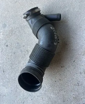 Volkswagen Jetta VI Air intake hose/pipe 3C0129654