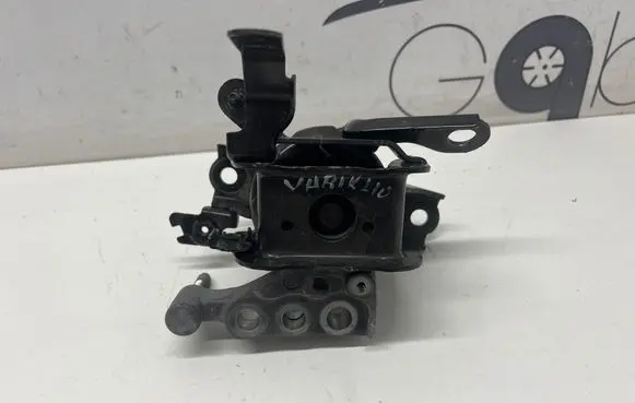 Toyota RAV 4 (XA50) Engine mount bracket 
