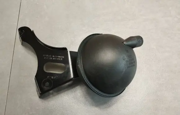 Audi Q7 4L Vacuum air tank 7L6103811A