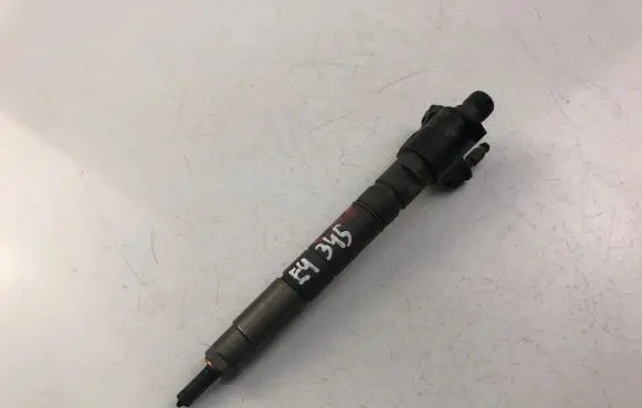 Volvo V70 Fuel injector 31272690