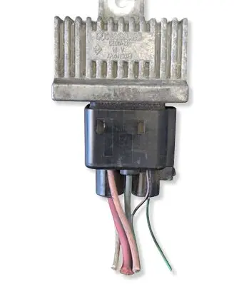 Renault Clio II Glow plug pre-heat relay 7700115078
