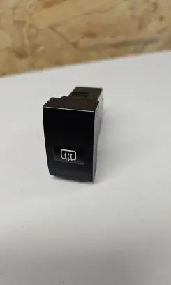 KIA Sorento Windscreen/window heater switch