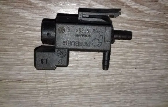 Volvo V70 Vacuum valve 72224010 30611668