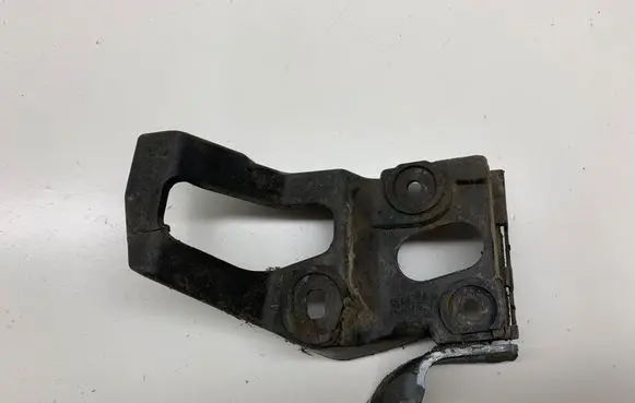 Audi A4 S4 B7 8E 8H Fender mounting bracket 8E0853922 8E0853922D