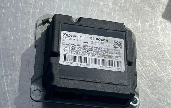 Mercedes-Benz Sprinter W906 Airbag control unit/module A0009004802 0285011847