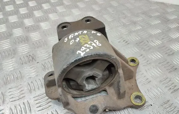Hyundai Santa Fe Engine mount bracket 218322B200