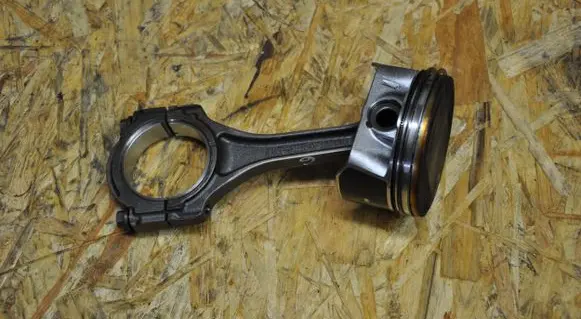 Ford Mustang VI Piston with connecting rod KLEP6503