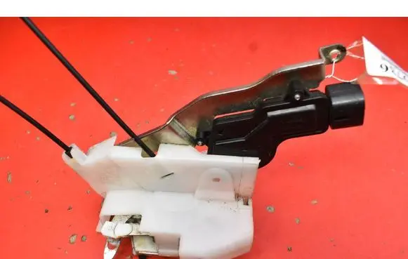 Nissan Pixo Front door lock G61R