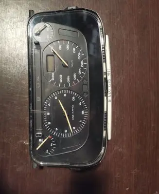 Volkswagen Golf III Speedometer (instrument cluster) 87001262
