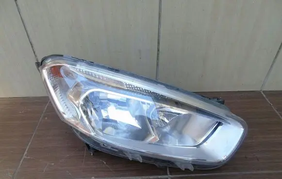 Ford Transit Courier Headlight/headlamp