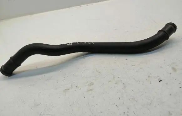 Coolant pipe/hose