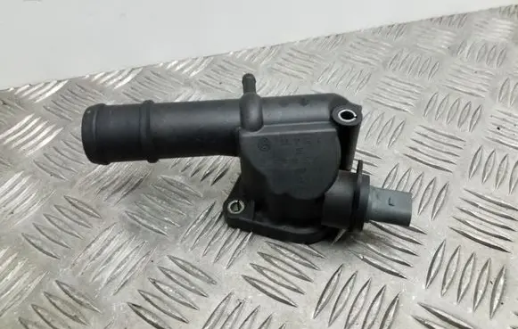 Audi A4 S4 B8 8K Engine coolant pipe/hose 03L121132A