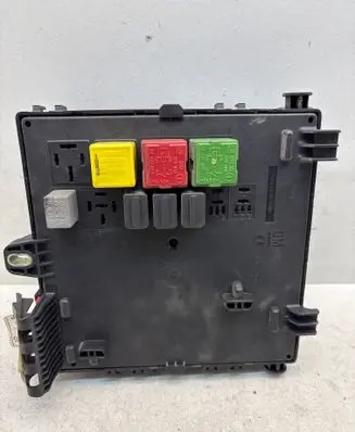 Opel Signum Fuse module 13112909 47DH76 014700