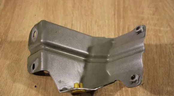 Chevrolet Captiva Fender mounting bracket
