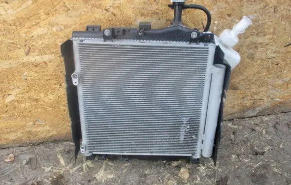 Nissan Note (E12) Coolant radiator