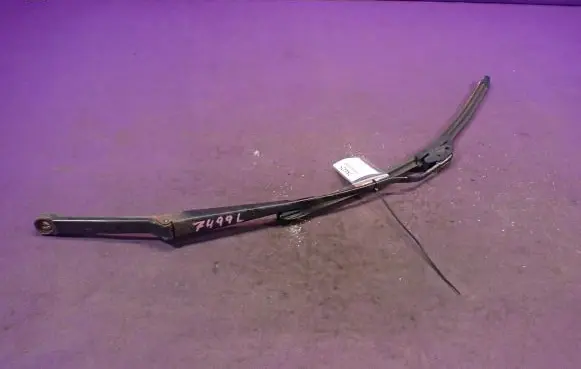 Volkswagen Transporter - Caravelle T4 Front wiper blade arm 701955409A