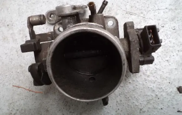 Volkswagen PASSAT B3 Throttle body valve 