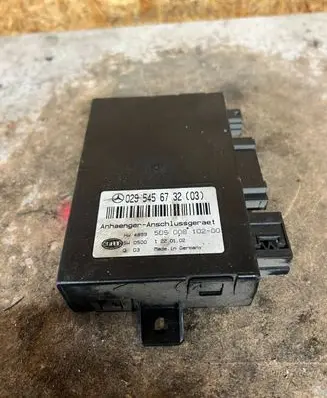 Mercedes-Benz C W203 Tow bar relay 0295456732 5DS00810200