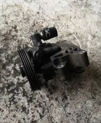 Opel Insignia A Power steering pump