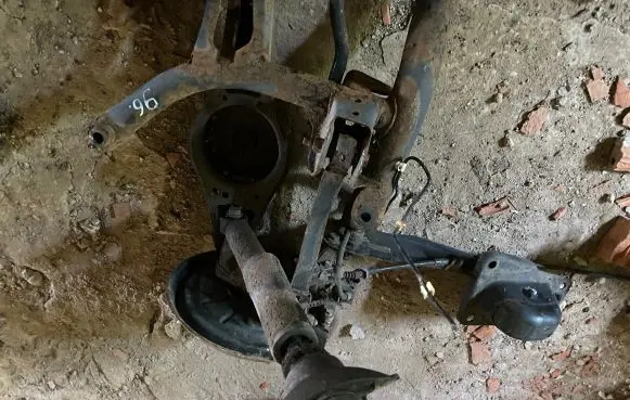 Volkswagen Touran I Rear axle beam 