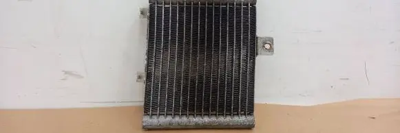 Engine oil radiator