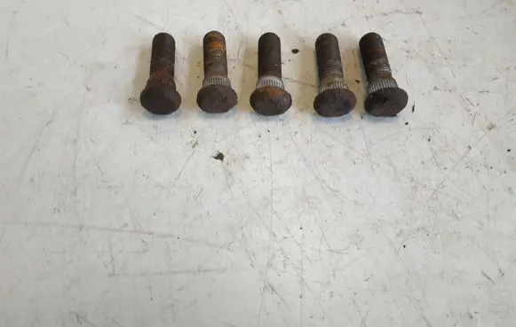 Toyota Avensis T250 Nuts/bolts 