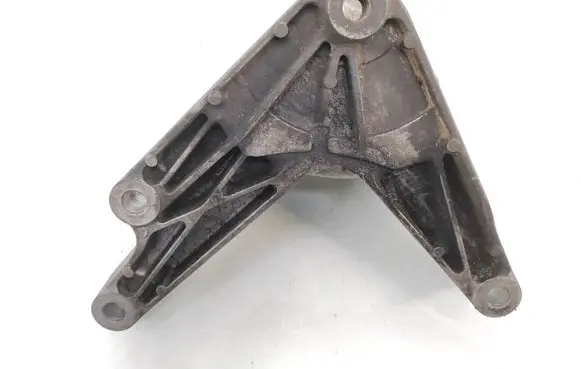 Chevrolet Orlando Gearbox mounting bracket 13305941