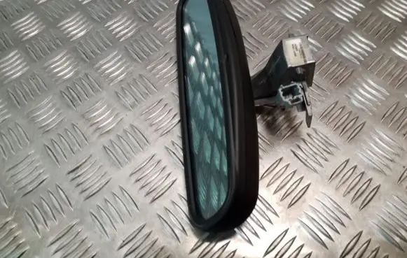 Rear view mirror (interior)