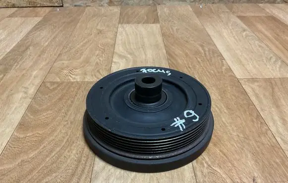 Ford Focus Crankshaft pulley 