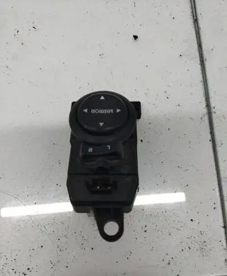 Hyundai i20 (PB PBT) Wing mirror switch 202008161
