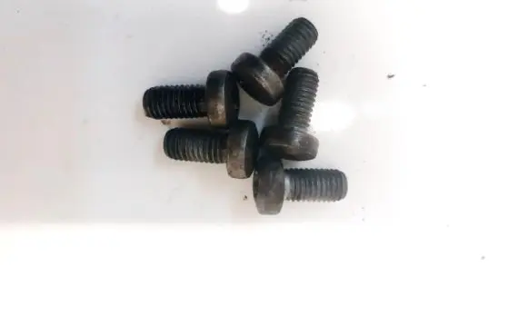 Ford Focus Nuts/bolts 