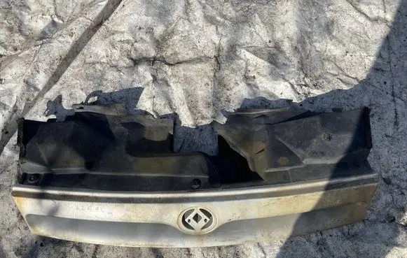 Mazda 626 Front grill GA2K56381