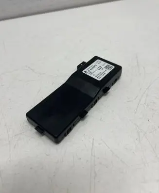 Opel Corsa E Central locking relay 13503204