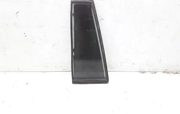 Mitsubishi Pajero Sport I Rear vent window glass 