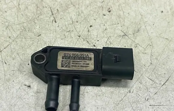 Volkswagen PASSAT B5.5 Exhaust gas pressure sensor 076906051A