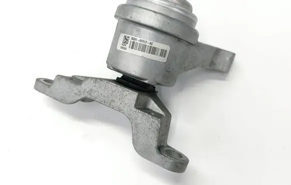Engine mount bracket