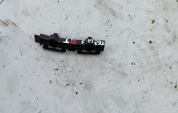 Tesla Model S Fender mounting bracket
