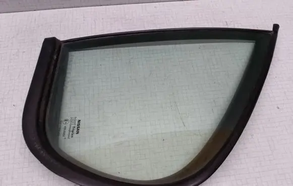 Nissan Primera Rear vent window glass 822732F000LH 43R00004